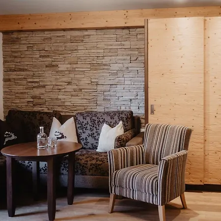 Verwöhnhotel Berghof Hotel 4*