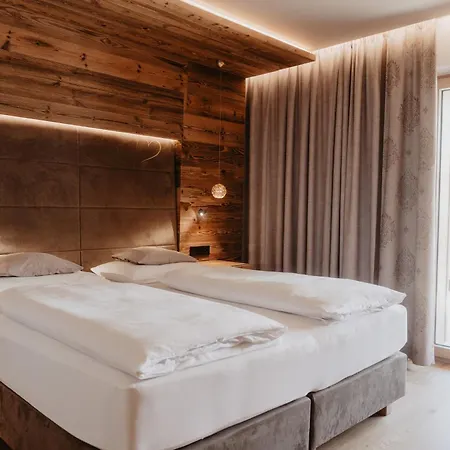 Verwöhnhotel Berghof Hotel 4*
