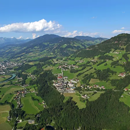 מלון Berghof - St Johann In Salzburg סנט יוהן אים פונגאו